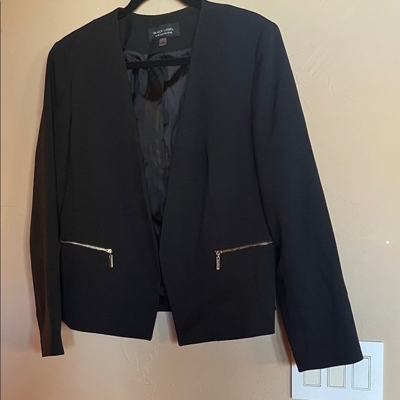 Evan Picone Jackets & Blazers - Evan Picone Elegant Black Blazer with Silver Zipper Details